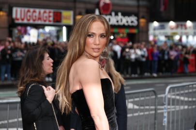 Jennifer Lopez's Chanel Bag Looks Like This $27 Amazon Purse