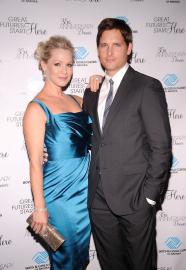 Jennie Garth Recalls Ex Peter Being on Raya, Seeking Someone Daughter's Age