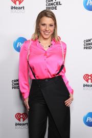 Jodie Sweetin Recalls Hilarious Memory With Dave Coulier and Bob Saget