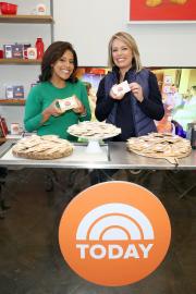 Dylan Dreyer Says Sheinelle Jones Is 'Strong' for Kids After Husband's Death