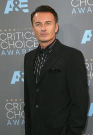 ‘Nip/Tuck’ and 'Charmed' Star Julian McMahon Dead at 56