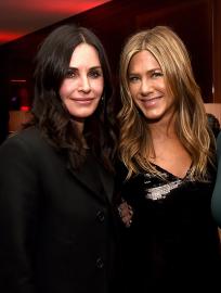 Friends' Jennifer Aniston and Courteney Cox Together Again in New Selfie