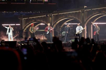 Jonas Brothers Team Up With 5 Seconds of Summer, John Legend in L.A.