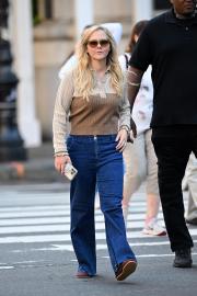 Amy Schumer Flaunts Figure After Reacting to Weight Loss Comments