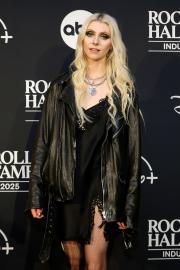 Taylor Momsen Reflects on Recording Holiday Songs as a Child