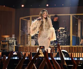 Kelly Clarkson Announces Vegas Residency Return After Brandon Blackstock Death