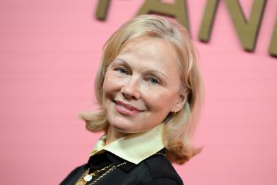 Get Pamela Anderson’s Exact Levi’s Jeans for Under $100