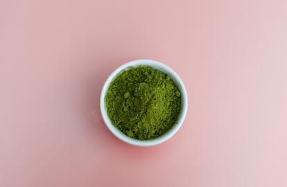 The Difference Between Kratom vs CBD (Plus Our Favorite Products)