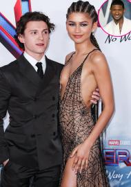 Spotted! Zendaya, Tom Holland Have Rare Public Date at Usher Concert