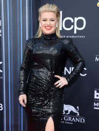 Kelly Clarkson Cut 'Too Truth-Telling' Album Songs About Divorce