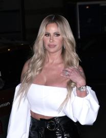 Kim Zolciak-Biermann Wears Wedding Ring Amid Messy Split From Kroy Biermann