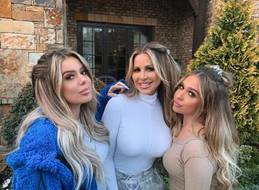 'Hottest Mom'! Kim Zolciak's Daughters Send Birthday Love Amid Kroy Split