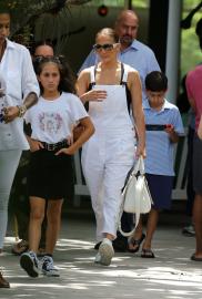 Jennifer Lopez Feels Guilty Over Twins Max and Emme Being 'Judged'