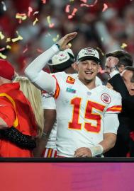 Patrick Mahomes' Net Work Almost Doubled in 1 Year: See Salary Details!