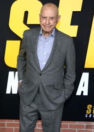 Alan Arkin Dead: 'Little Miss Sunshine' Oscar Winner Dies at 89