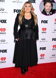 'Red Flag'! Kelly Clarkson Disses Ex Brandon for Not Giving Push Presents
