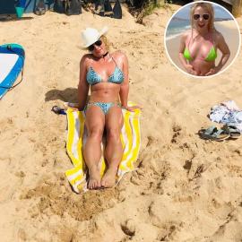 Britney Spears Rocks String Bikini While Dancing on the Beach: Photos