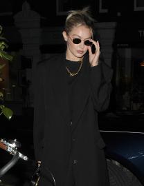 Gigi Hadid Puts Oval Sunglasses on Shoppers' Wish Lists Everywhere