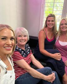 Carrie Underwood Gets Matching Tattoos With Mom and Sisters in Vegas