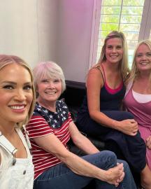 Carrie Underwood Debuts Matching Tattoo With Mom, Sisters: Photo