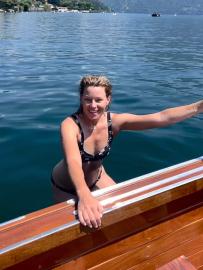 Elizabeth Banks' Bikini Body Is a Result of ‘Squats’ and ‘Good Lighting’