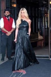 Jessica Simpson Shuts Down Claims She's Using Ozempic for Weight Loss