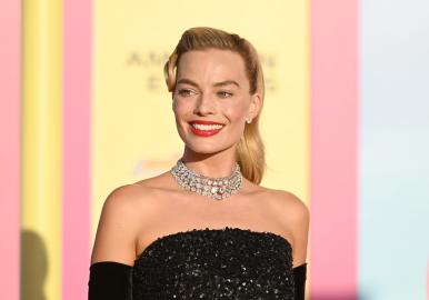 Margot Robbie Promised Studios ‘Barbie’ Would Make $1 Billion