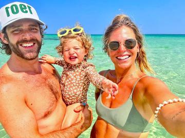 Shirtless Thomas Rhett Soaks Up ‘Beach Time’ With His Wife and Daughter