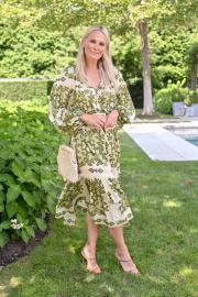 Recreate Molly Sims' $1,150 Hamptons Style With This $31 Dress