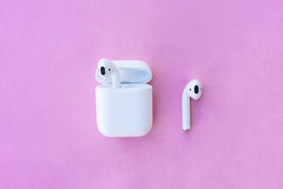 Grab 1 of the Best Deals on Apple AirPods at Amazon