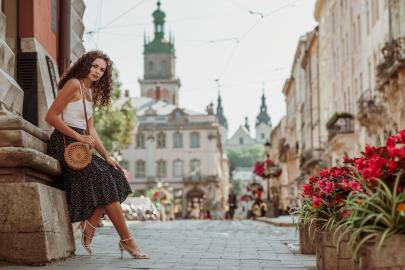 7 Most Comfortable Neutral Sandals That Make Your Legs Look Miles Long