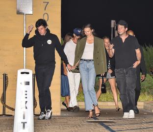 Austin and Kaia Go Out With Karlie Kloss, Josh Kushner: Double Date Pics