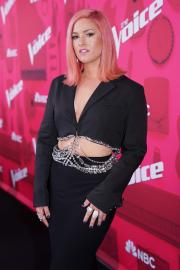 Cassadee Pope Claims 'Voice' Producers Reached Out to Her Estranged Dad