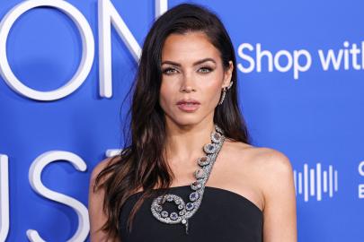 Jenna Dewan Says Her Pinky Finger Is 'Still Healing' After 'Dumb Accident'