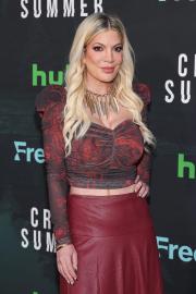 Tori Spelling and Her Kids Hit the Beach Amid RV Campsite Stay