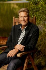 Golden Bachelor Gerry Turner Has a Loving Family Full of Ladies