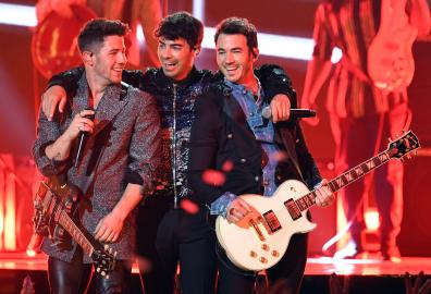 Joe Jonas’ Inner Circle: Jonas Brothers and More Celeb Pals