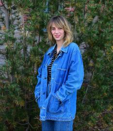 Why Maya Hawke Thinks Her Family Is the ‘Boring, Indie Kardashians’