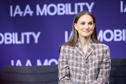 Twin With Natalie Portman (and Save 99%) in This Plaid Set