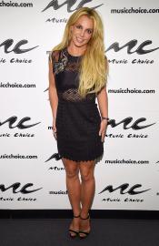Britney Spears Thanks ‘Supportive’ Fans as Memoir Makes ‘History’