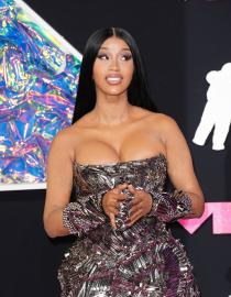 Cardi B's Makeup Artist Alters Rapper's Dress Using TikTok Hack on a Plane