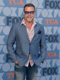 Dean McDermott Seen Holding Hands With Mystery Woman at L.A. Welfare Office