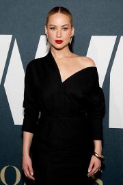 Jennifer Lawrence Masters Subtle Sexiness in Off-the-Shoulder Black Dress