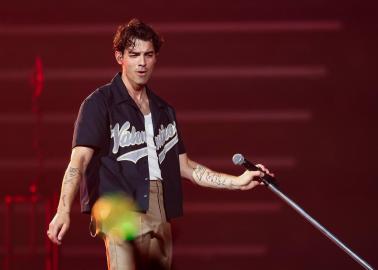 Joe Jonas Shares Cryptic Mirror Reminder He's 'Doing the Right Thing'