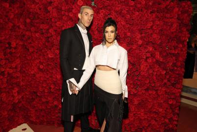 Pregnant Kourtney Kardashian Shows Off Elaborate Gesture From Travis Barker