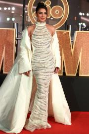 Priyanka Chopra Brings Halloween Spirit to the Red Carpet With Mummy Dress