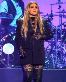 Kelly Clarkson Explains Why Post-Divorce Lyric Swaps Gave Her 'Perspective'
