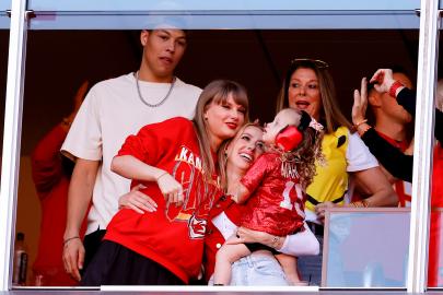 Yes, Taylor Swift and Brittany Mahomes Have Their Own Touchdown Handshake