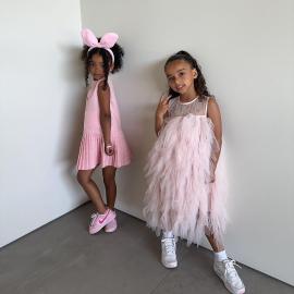 True Thompson and Dream Kardashian Twin in Comfy School Outfits! Photos