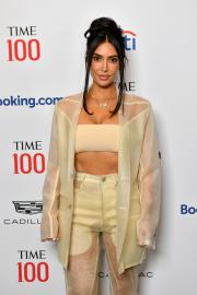 Kim Kardashian to Produce and Star in Netflix Comedy ‘The 5th Wheel’